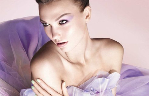 Karlie Kloss who is everywhere this season just landed her second beauty 